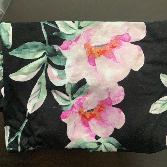 RARE Posh Peanut Tenni Ruffle Butt Floral Romper🌸 - Picture 4 of 7